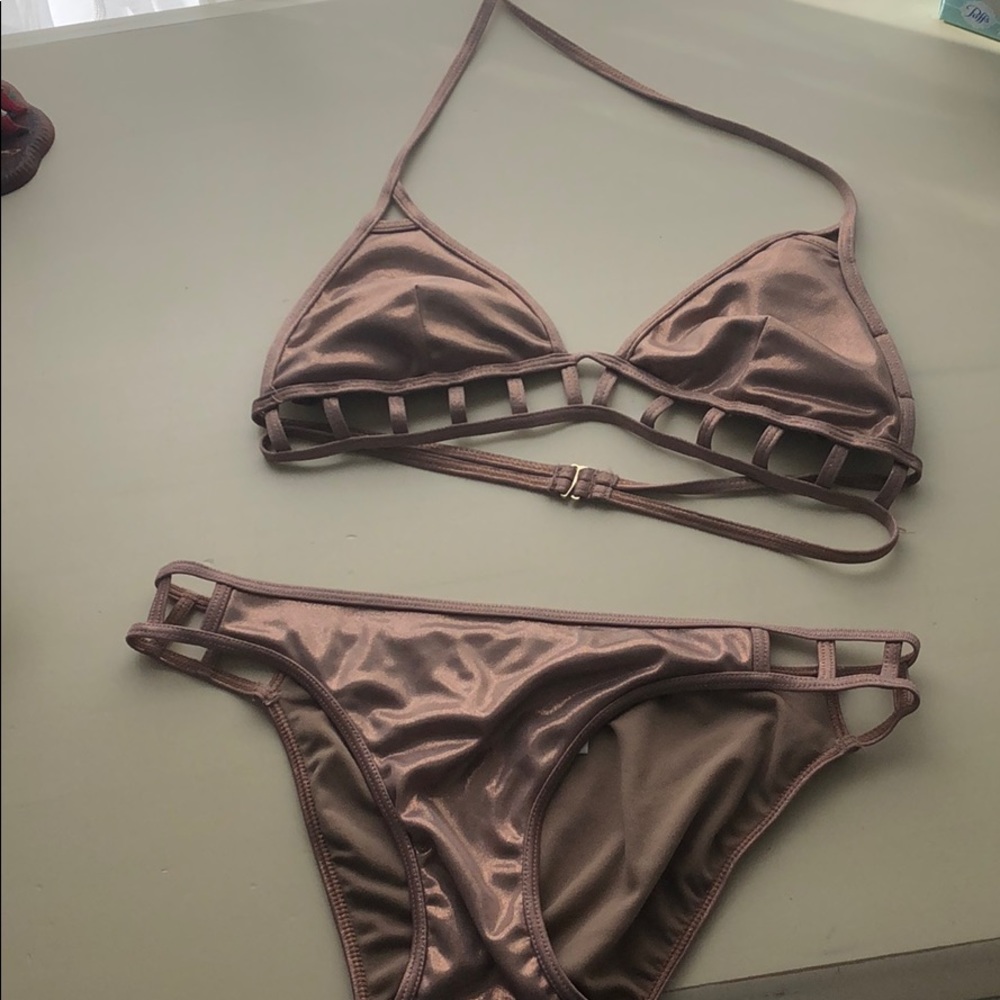 Kendall & Kylie Bikini